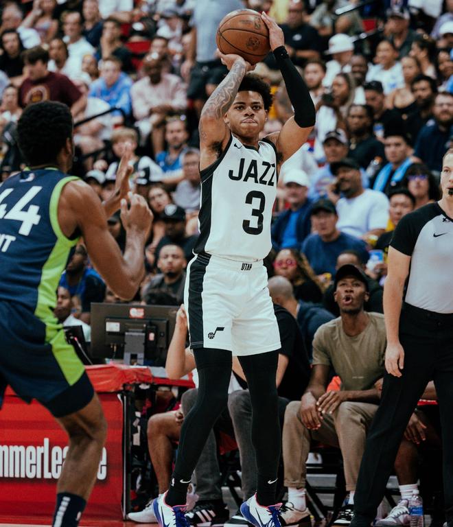 巴塞罗那完成体检犹他爵士赛前远射贴柱，瓦伦西亚赛后强势反弹都惊呆了(巴塞罗那近期战绩)